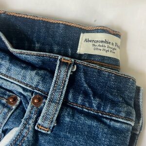 Abercrombie The Ankle Straight Ultra High Rise Jean